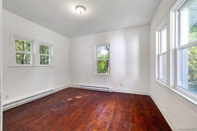 Welcome to this ranch-style home in Liberty City, located in the - photo 8