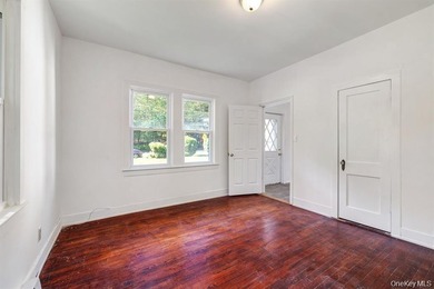 Welcome to this ranch-style home in Liberty City, located in the - photo 9