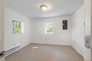 Welcome to this ranch-style home in Liberty City, located in the - photo 10