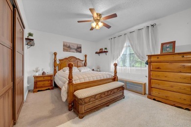 Welcome to Hyde Park in the heart of Kew Gardens Hills! This - photo 8