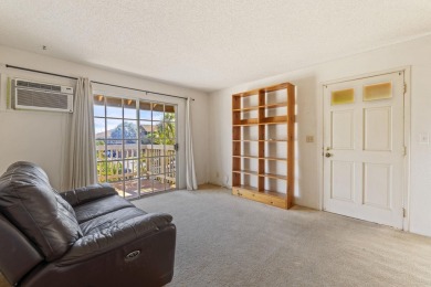 Two bedroom 1.5 bath second floor condo priced to sell in very - photo 4