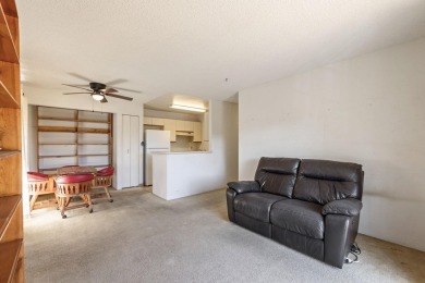 Two bedroom 1.5 bath second floor condo priced to sell in very - photo 5