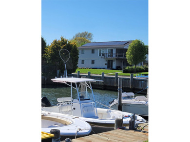 Deeded Beach and Dock Rights. Exceptional opportunity in one of - photo 3