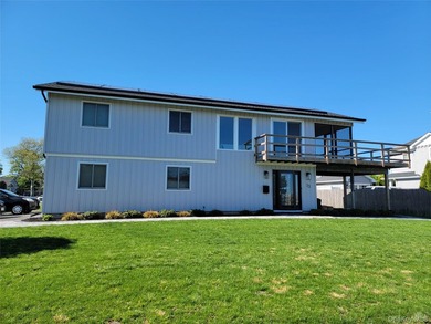 Deeded Beach and Dock Rights. Exceptional opportunity in one of - photo 5