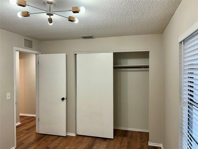 Beautifully renovated and move-in ready 3-bedroom, 2-bath home - photo 11
