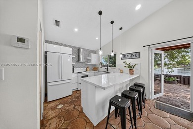 Beautifully remodeled 2-bedroom, 2-bath corner single-family - photo 12