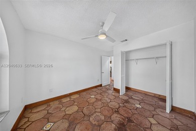 Beautifully remodeled 2-bedroom, 2-bath corner single-family - photo 19