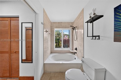 Beautifully remodeled 2-bedroom, 2-bath corner single-family - photo 21