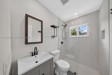 Beautifully remodeled 2-bedroom, 2-bath corner single-family - photo 22