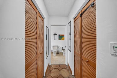 Beautifully remodeled 2-bedroom, 2-bath corner single-family - photo 25