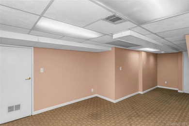 Enjoy Country Club Living with amenities galore.This Updated - photo 25