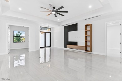 Southern Exposure Luxurious New Pool Home Nestled in the highly - photo 7