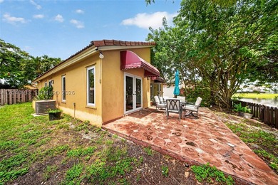 Beautifully remodeled 2-bedroom, 2-bath corner single-family - photo 28