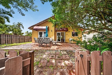 Beautifully remodeled 2-bedroom, 2-bath corner single-family - photo 29