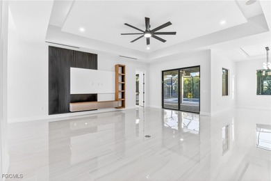 Southern Exposure Luxurious New Pool Home Nestled in the highly - photo 10