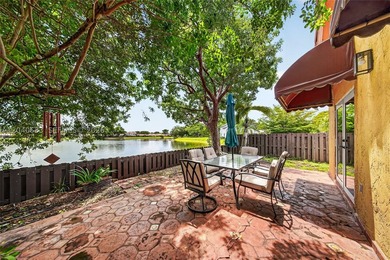 Beautifully remodeled 2-bedroom, 2-bath corner single-family - photo 33