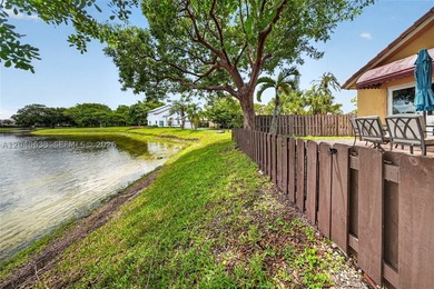 Beautifully remodeled 2-bedroom, 2-bath corner single-family - photo 36