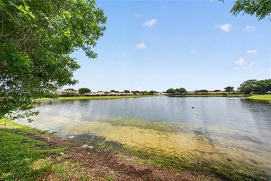 Beautifully remodeled 2-bedroom, 2-bath corner single-family - photo 40