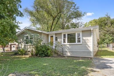 Lake Taneycomo Home For Sale in Branson Missouri