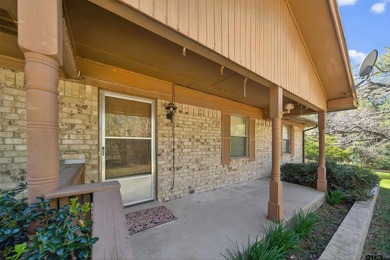 Discover the perfect blend of comfort and space in this - photo 5