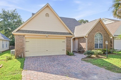 Enjoy carefree living in the desirable Fairway Lakes community - photo 2