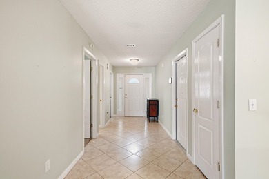 Enjoy carefree living in the desirable Fairway Lakes community - photo 4