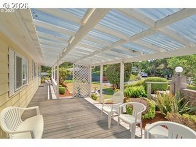 A beautiful place to live...welcome to this NW coastal location - photo 2