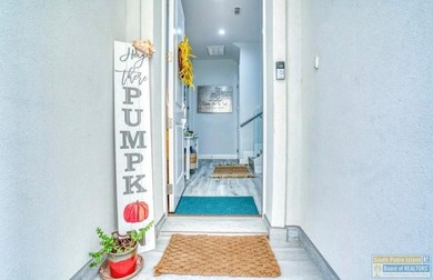 Perfect location on Gulf Blvd featuring 5BR/5BA that was built - photo 3
