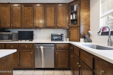 Properties like this with such warmth and character don't come - photo 12