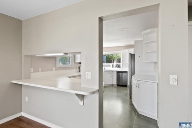 This Classic Cherry Hill home is a delight! Great layout with - photo 12