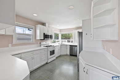 This Classic Cherry Hill home is a delight! Great layout with - photo 13