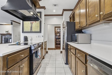 Properties like this with such warmth and character don't come - photo 14