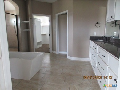 Priced to sell. Don't let this one get away. Beautiful home - photo 14