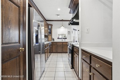 Properties like this with such warmth and character don't come - photo 15
