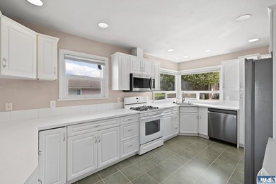 This Classic Cherry Hill home is a delight! Great layout with - photo 15