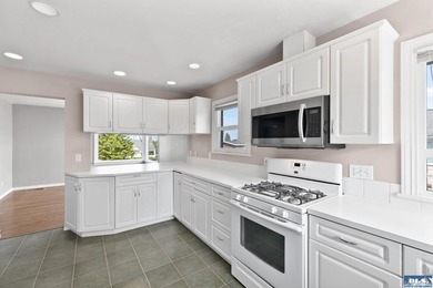 This Classic Cherry Hill home is a delight! Great layout with - photo 18