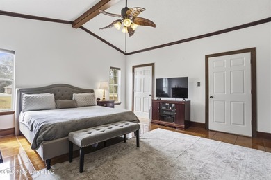 Properties like this with such warmth and character don't come - photo 19