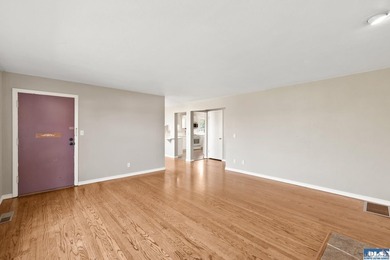 This Classic Cherry Hill home is a delight! Great layout with - photo 20