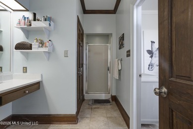 Properties like this with such warmth and character don't come - photo 23
