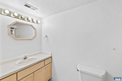 This Classic Cherry Hill home is a delight! Great layout with - photo 23