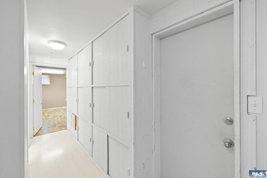 This Classic Cherry Hill home is a delight! Great layout with - photo 25