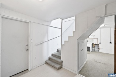 This Classic Cherry Hill home is a delight! Great layout with - photo 26
