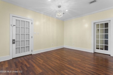 Properties like this with such warmth and character don't come - photo 29