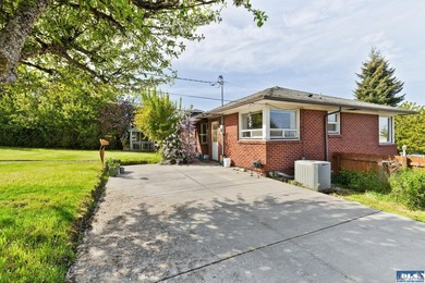 This Classic Cherry Hill home is a delight! Great layout with - photo 30