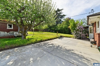 This Classic Cherry Hill home is a delight! Great layout with - photo 31