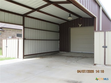 Priced to sell. Don't let this one get away. Beautiful home - photo 32