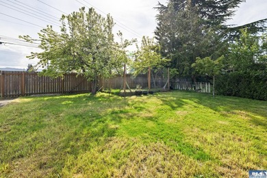 This Classic Cherry Hill home is a delight! Great layout with - photo 35