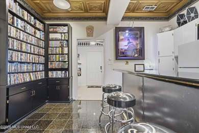 Properties like this with such warmth and character don't come - photo 43
