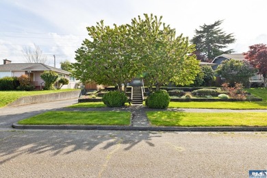 This Classic Cherry Hill home is a delight! Great layout with - photo 43