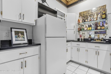 Properties like this with such warmth and character don't come - photo 45
